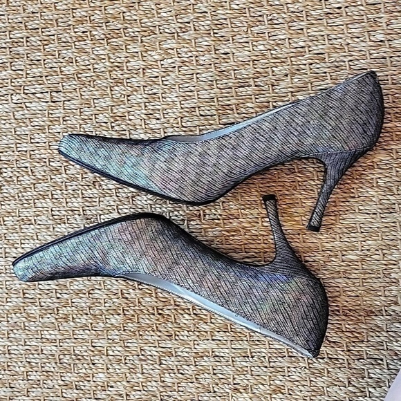 RANGONI FIRENZE rainbow metalic all leather heel.  Pointed toe.  Size is 9. - Picture 5 of 12